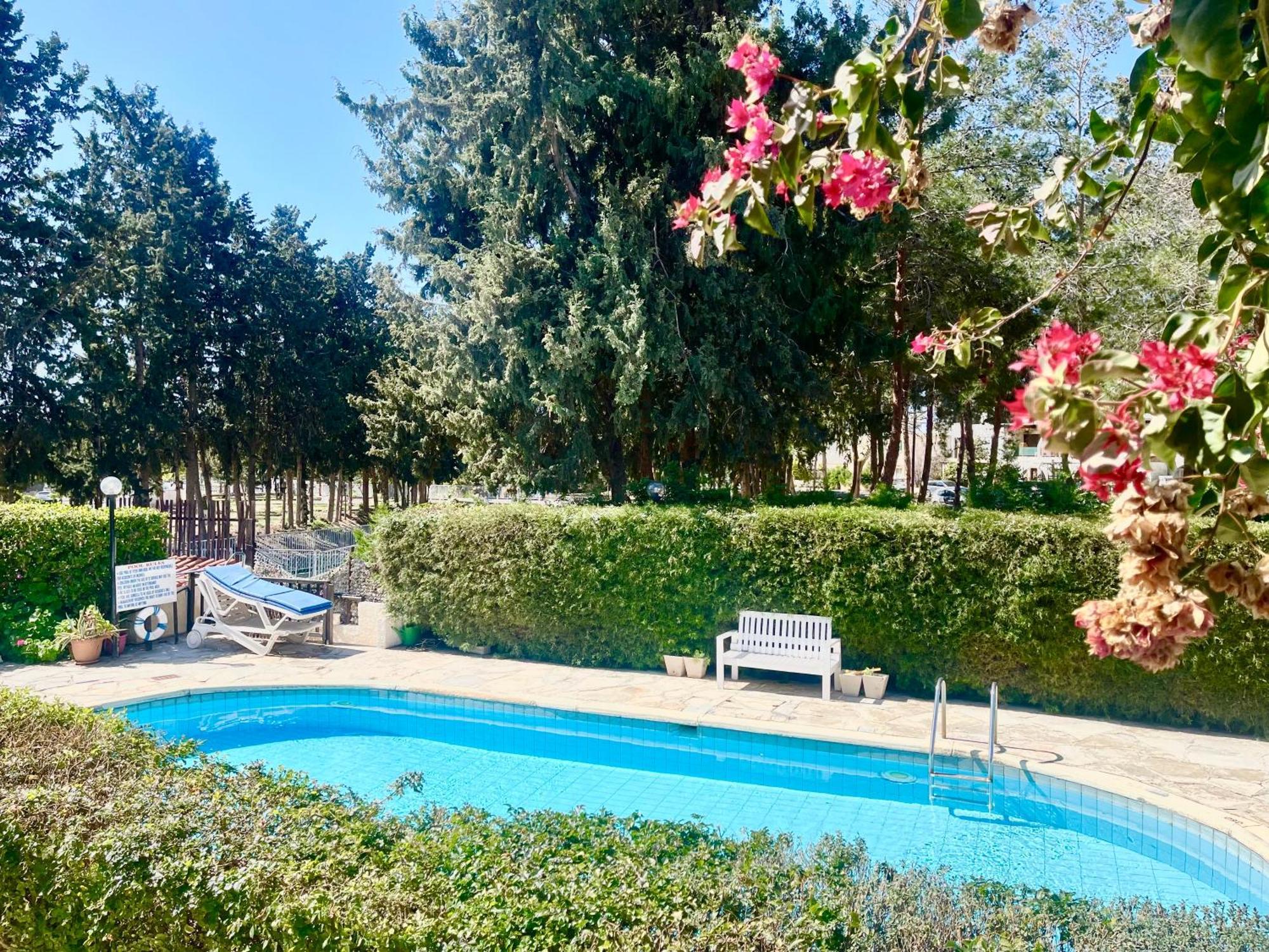 Ibiscus Garden With Pool, Kato Apartment Paphos