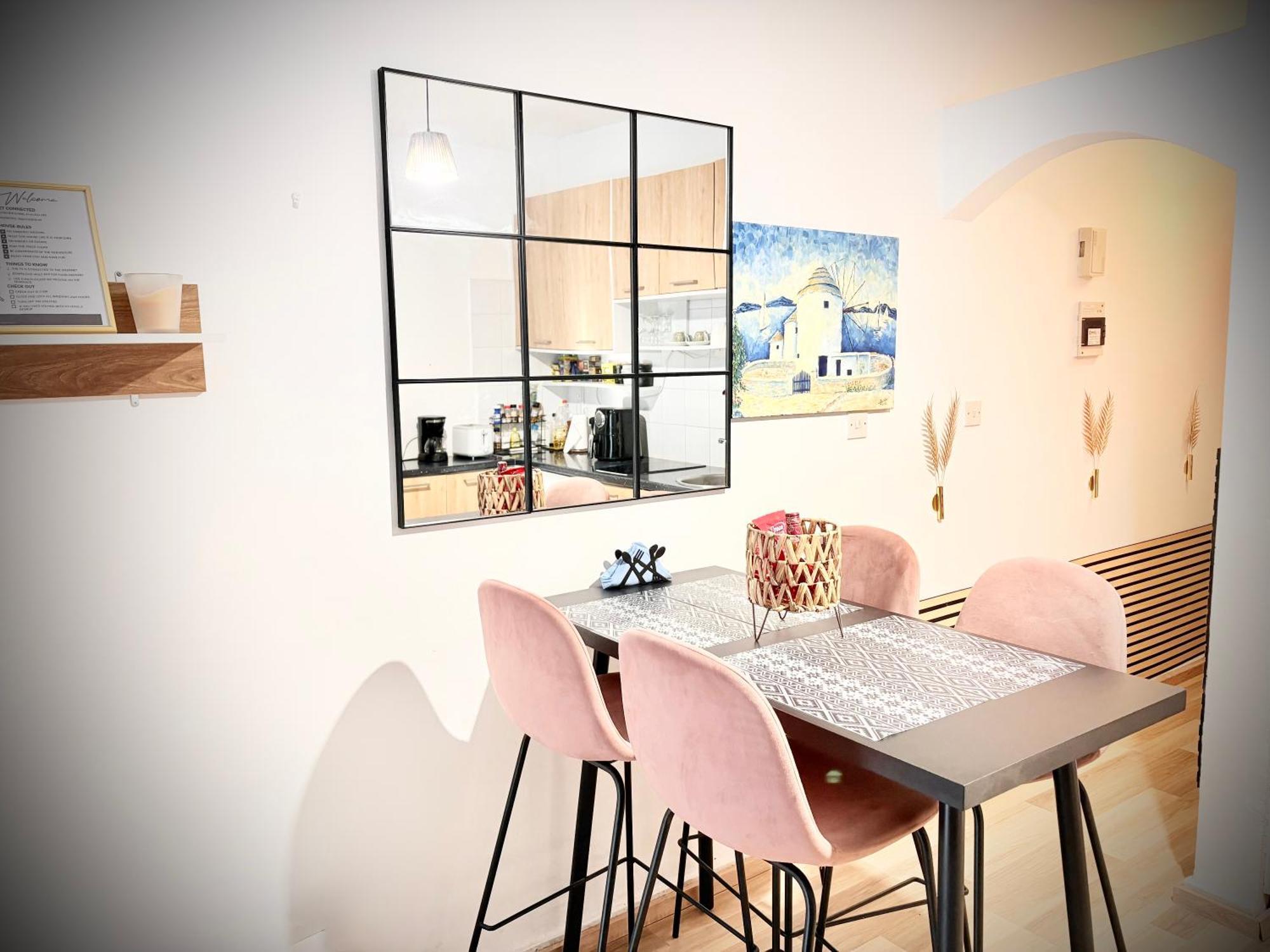 Apartment Ibiscus Garden With Pool, Kato Paphos